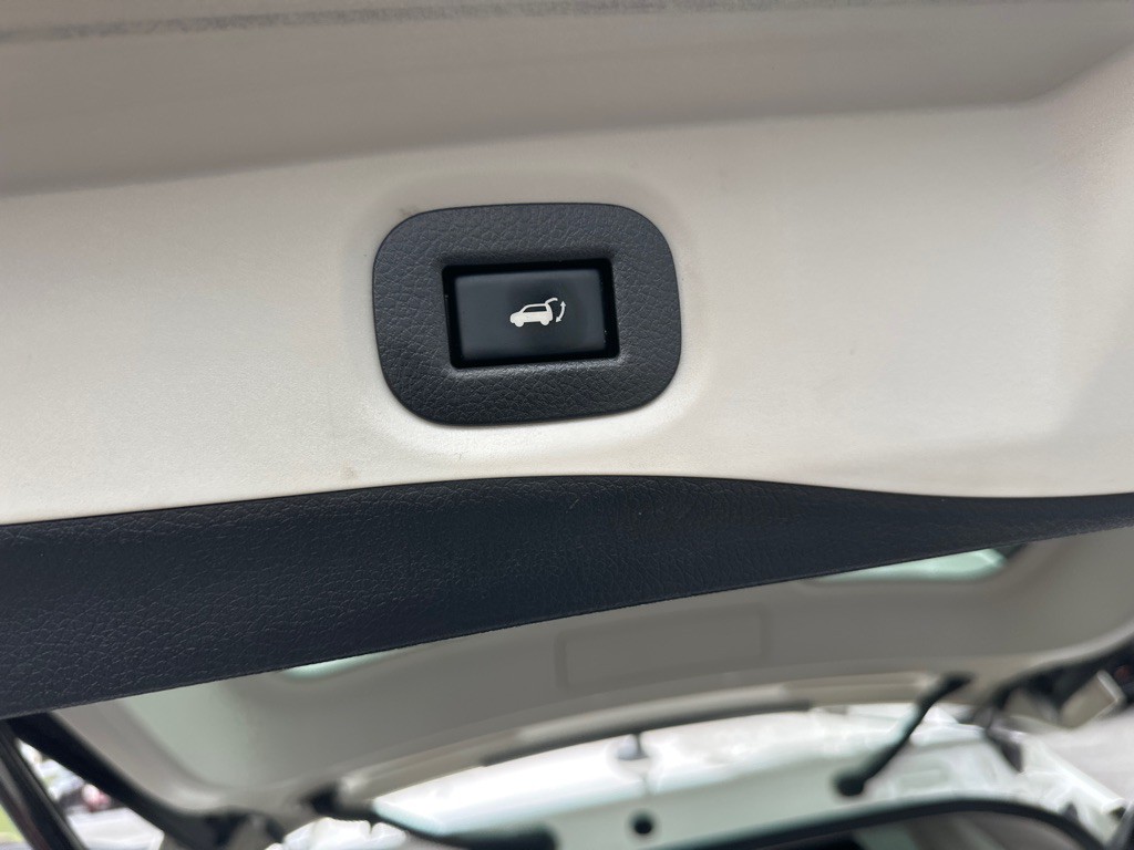 2016 Nissan Rogue Image 31