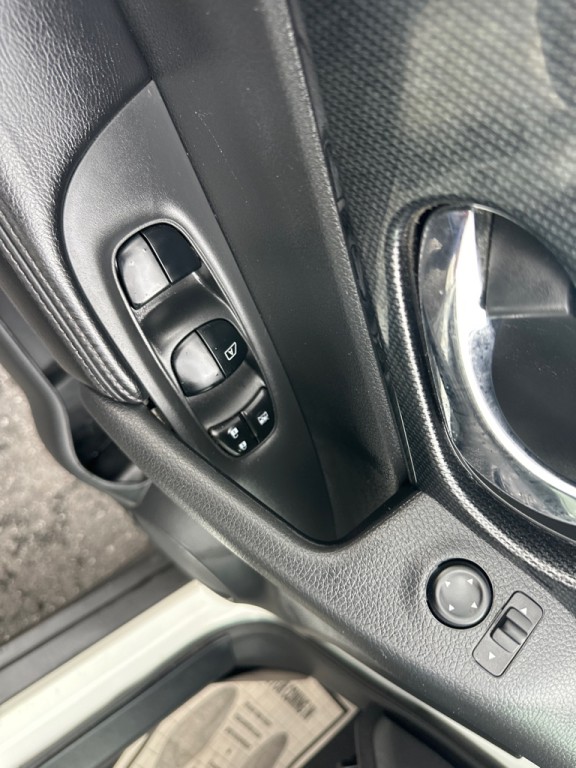 2016 Nissan Rogue Image 48