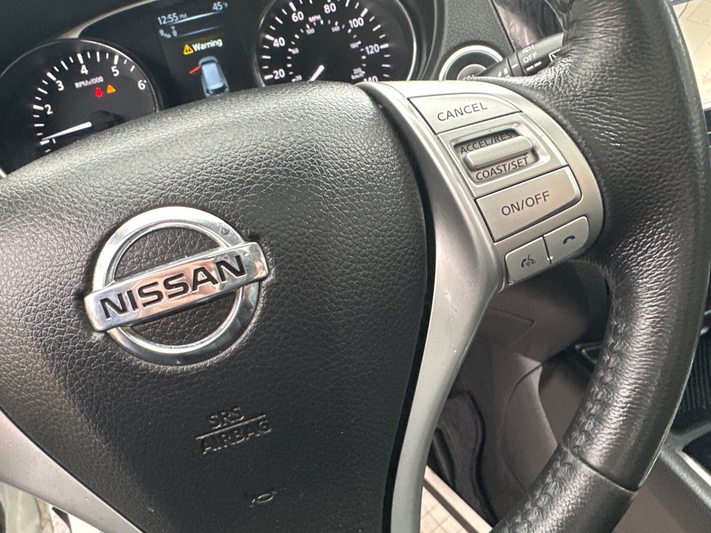 2016 Nissan Rogue Image 50