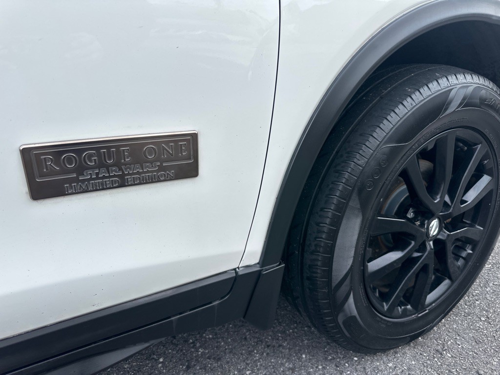 2017 Nissan Rogue Image 3