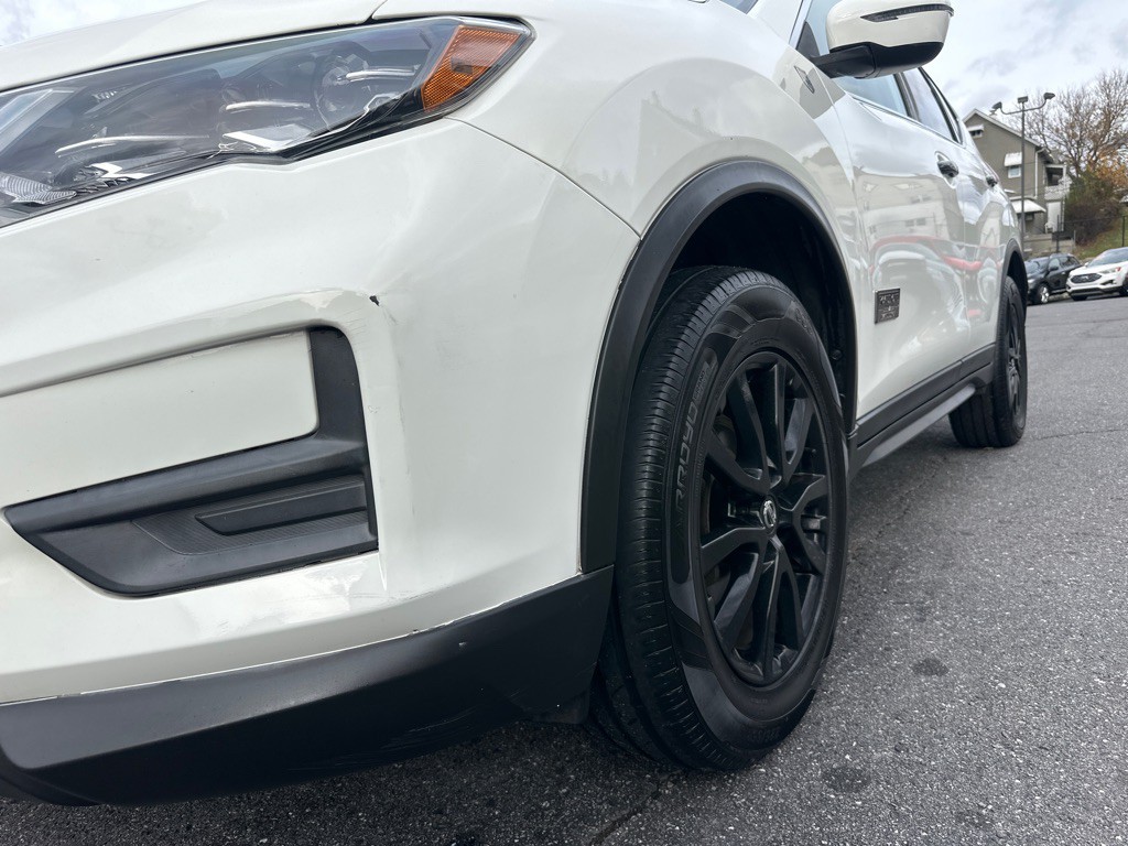 2017 Nissan Rogue Image 10