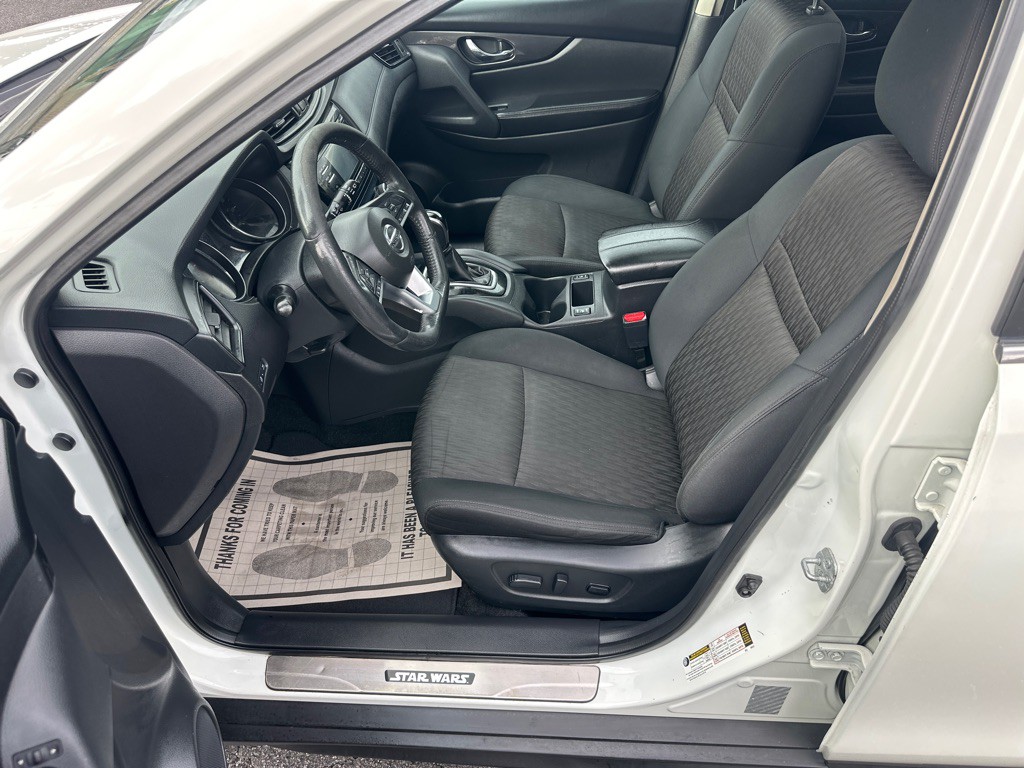 2017 Nissan Rogue Image 15