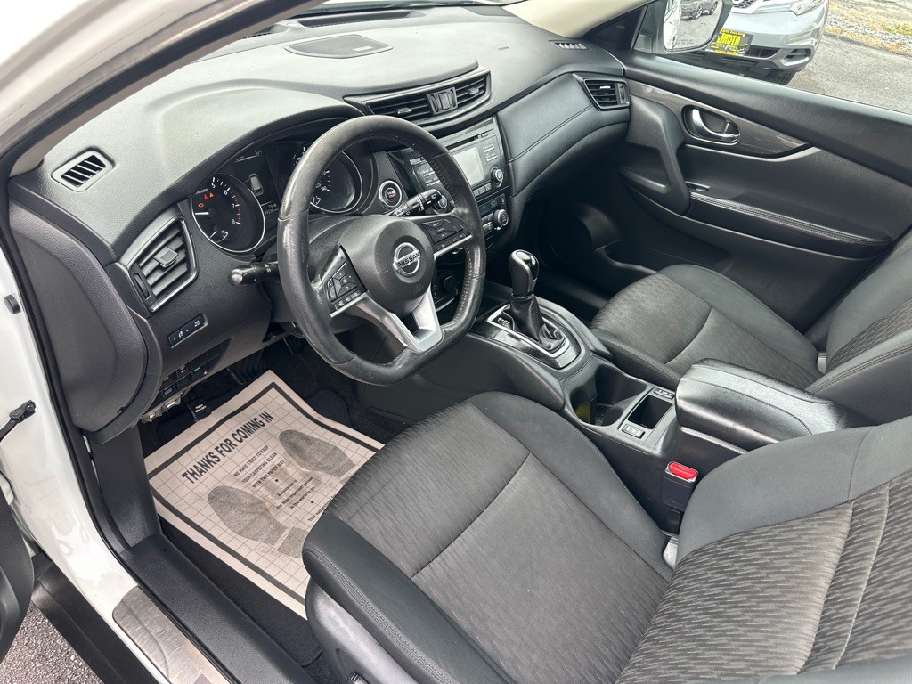 2017 Nissan Rogue Image 17