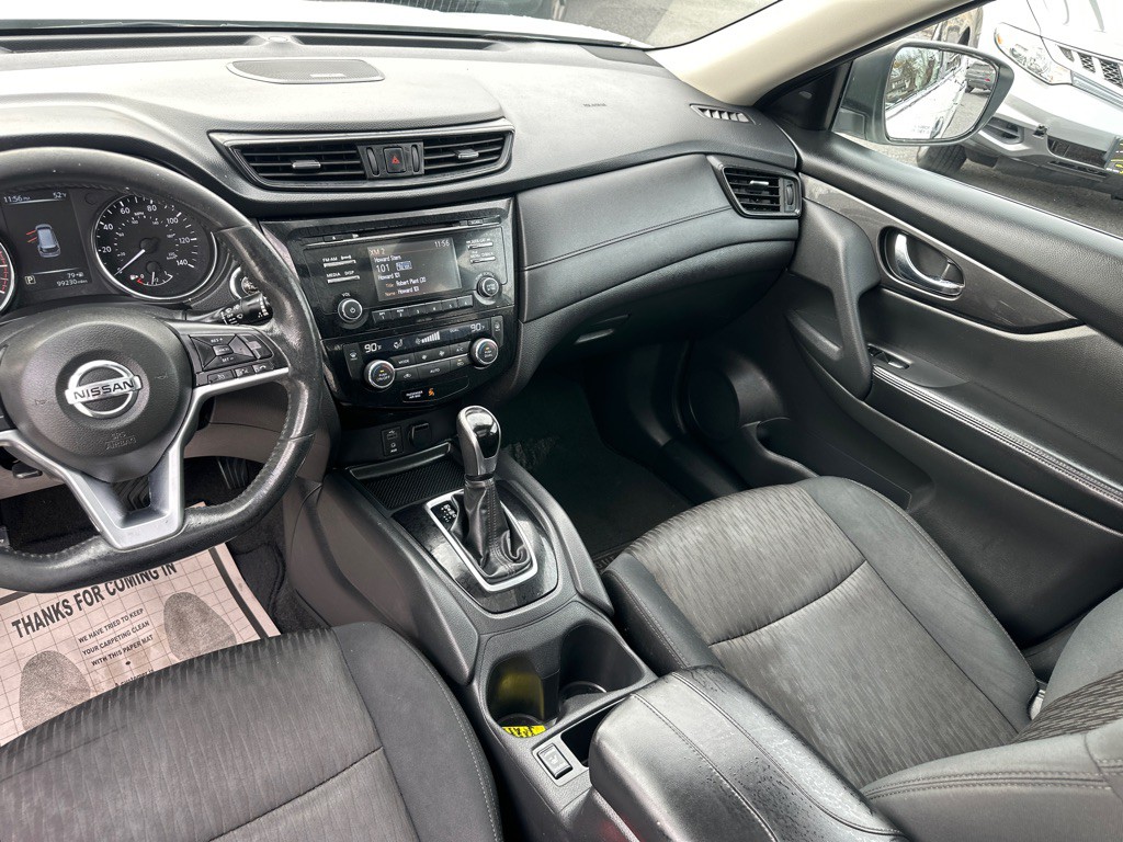 2017 Nissan Rogue Image 19