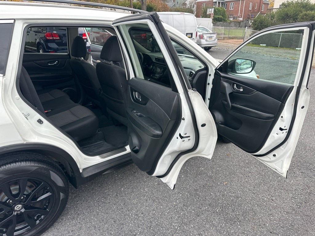 2017 Nissan Rogue Image 22