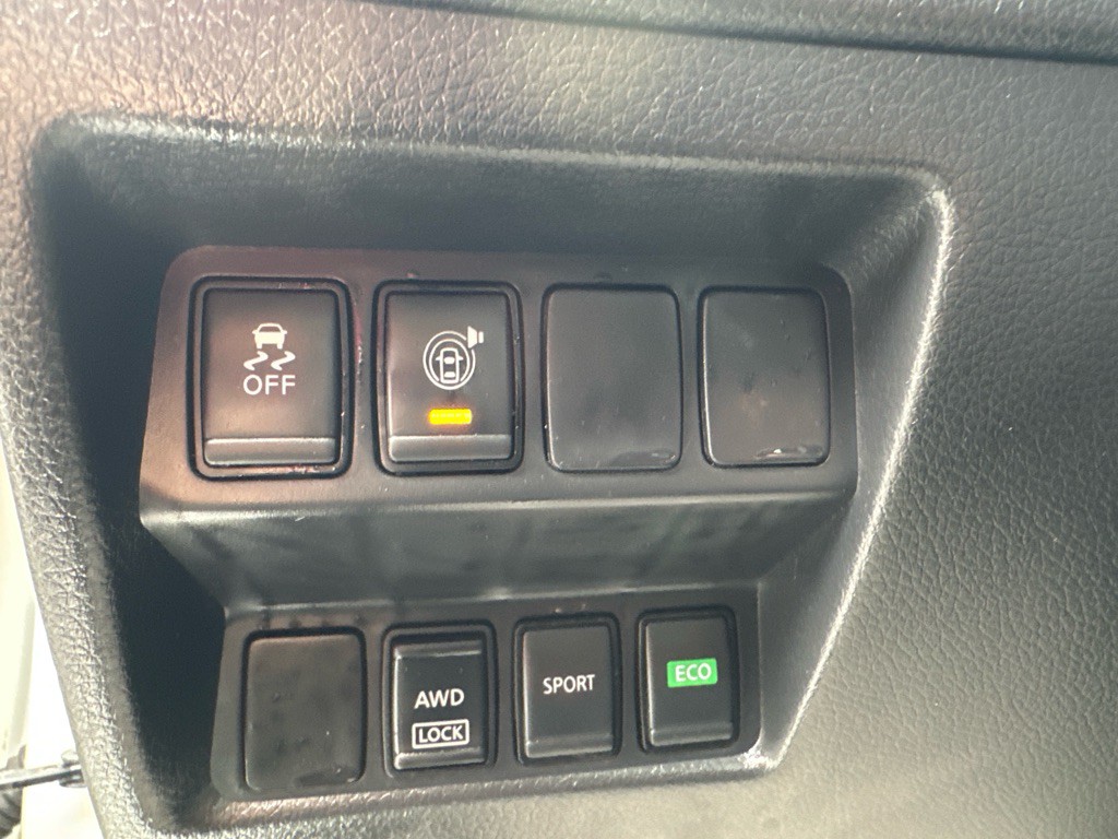 2017 Nissan Rogue Image 33