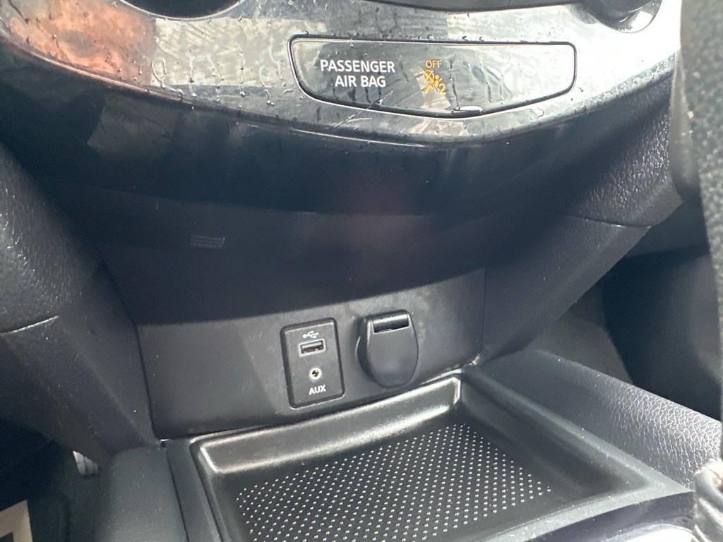 2017 Nissan Rogue Image 39