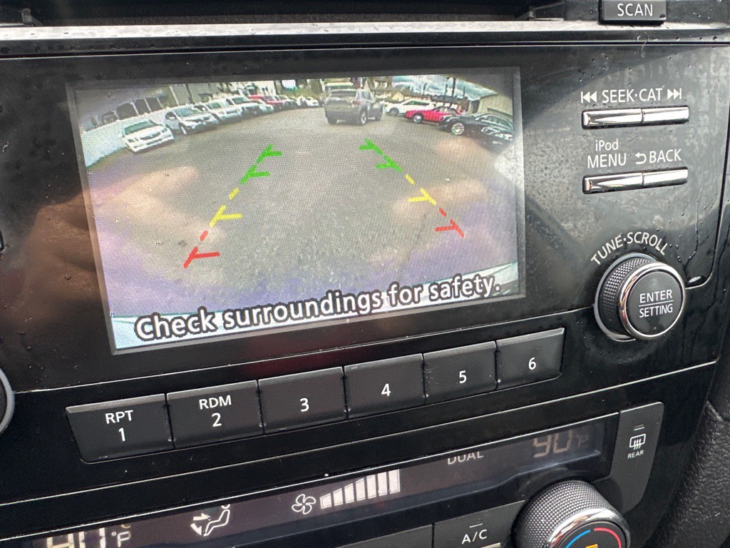 2017 Nissan Rogue Image 41