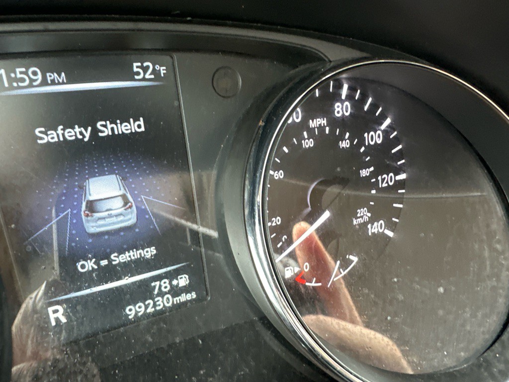 2017 Nissan Rogue Image 43