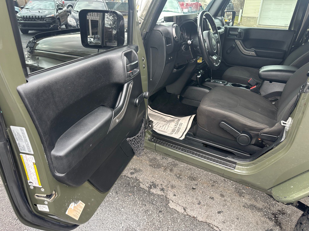 2015 Jeep Wrangler Image 31