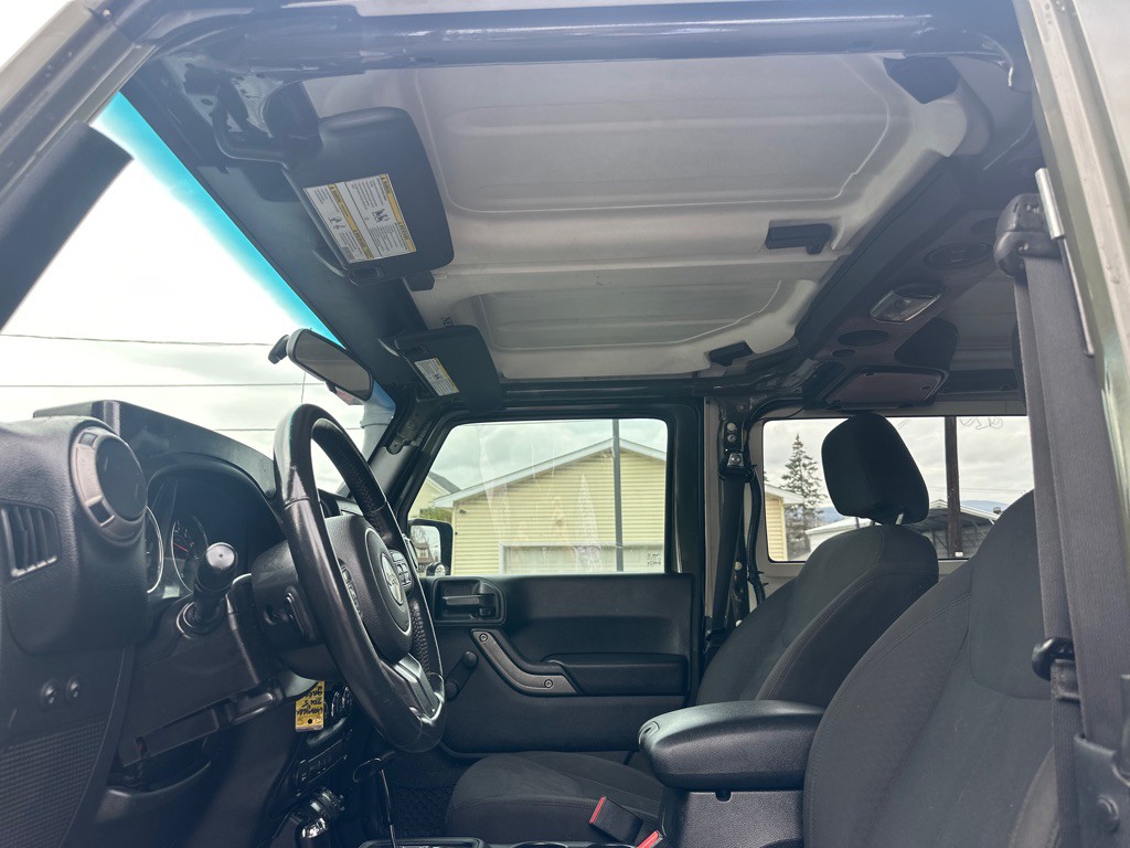 2015 Jeep Wrangler Image 32