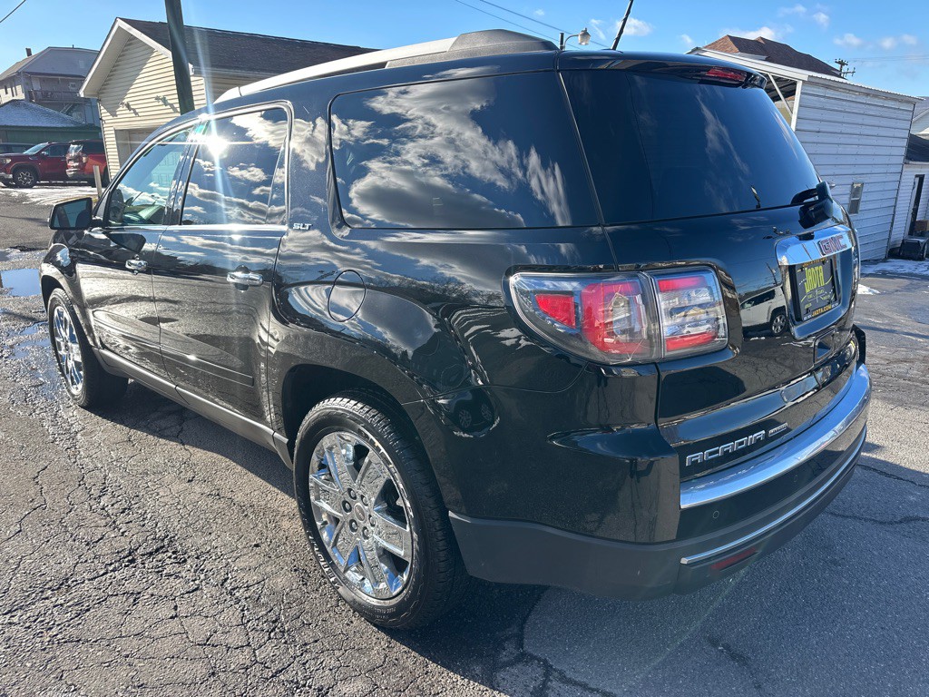 2017 GMC Acadia Image 4