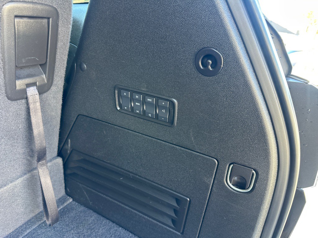 2017 GMC Acadia Image 32