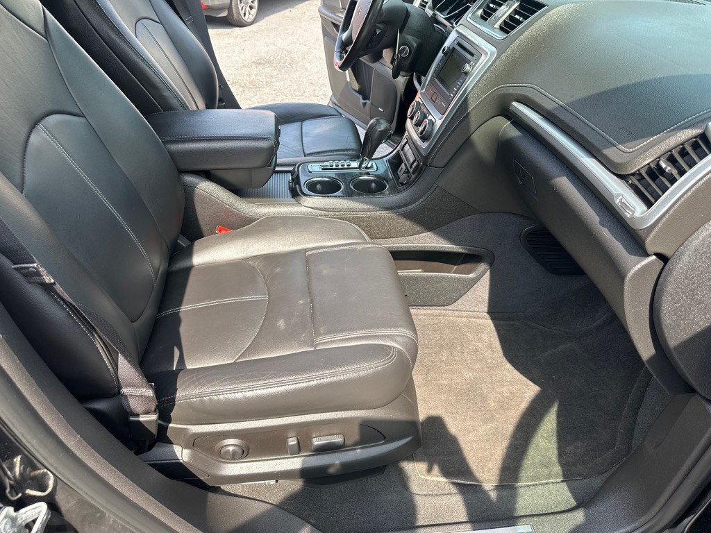2017 GMC Acadia Image 35