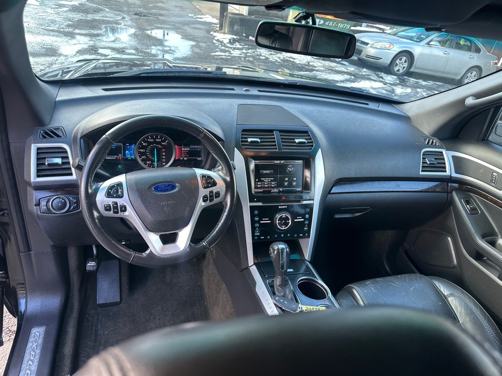 2013 Ford Explorer Image 16