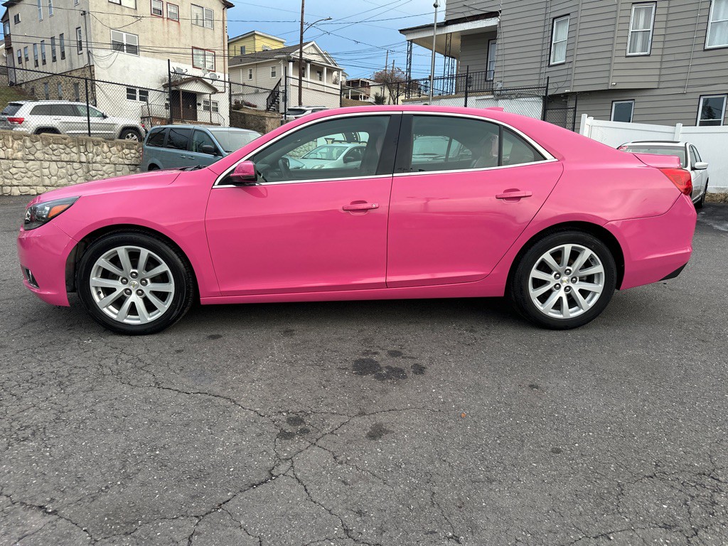 2015 Chevrolet Malibu Image 2