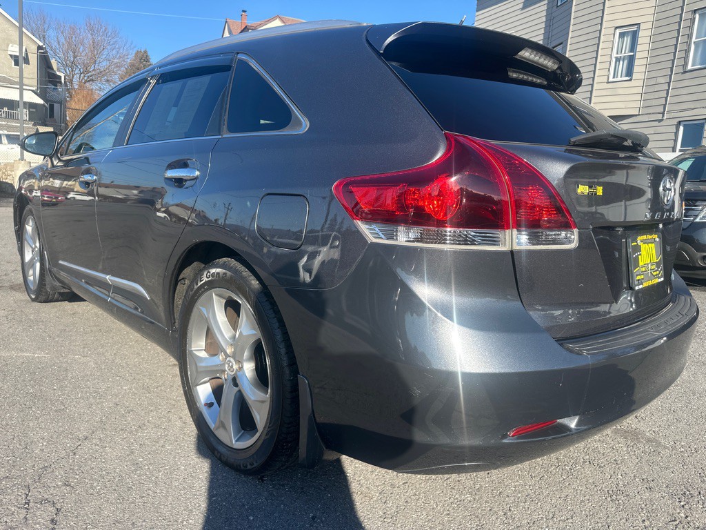 2013 Toyota Venza Image 18