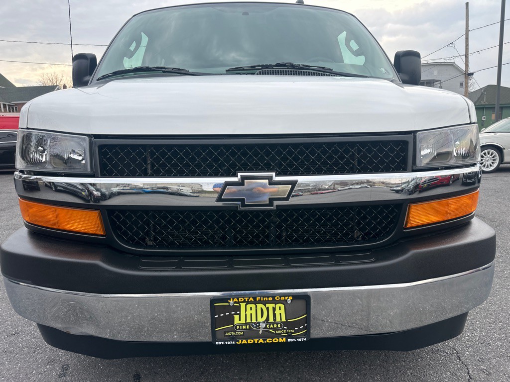 2017 Chevrolet Express Image 19