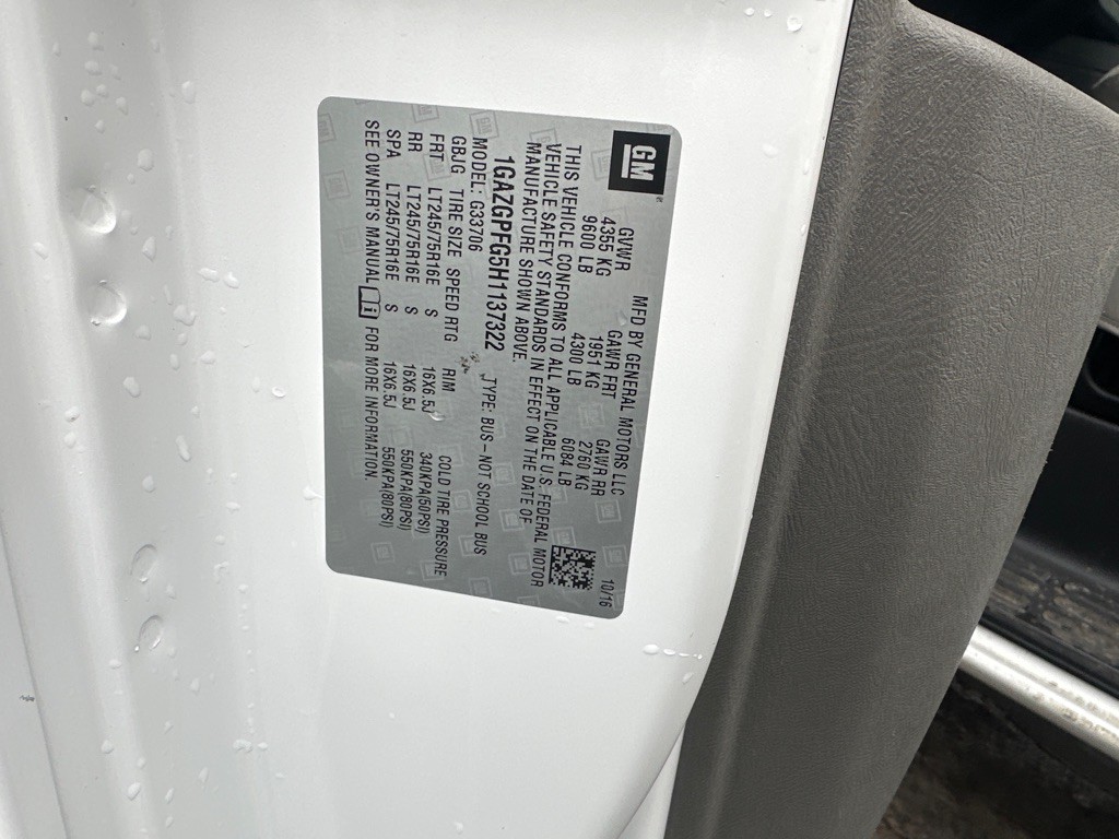 2017 Chevrolet Express Image 26