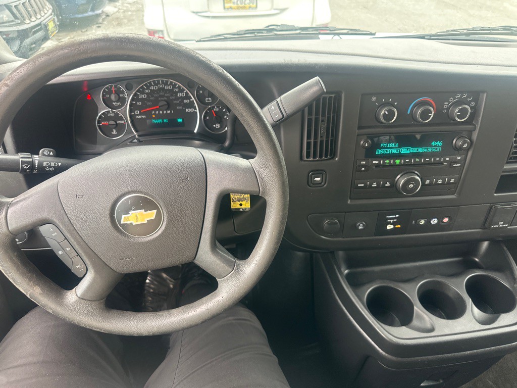 2017 Chevrolet Express Image 30
