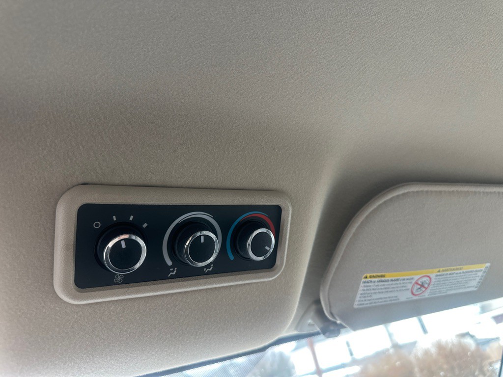 2017 Chevrolet Express Image 31