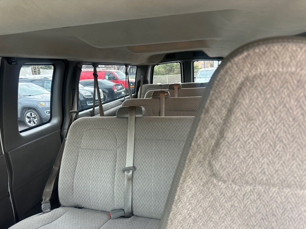 2017 Chevrolet Express Image 37