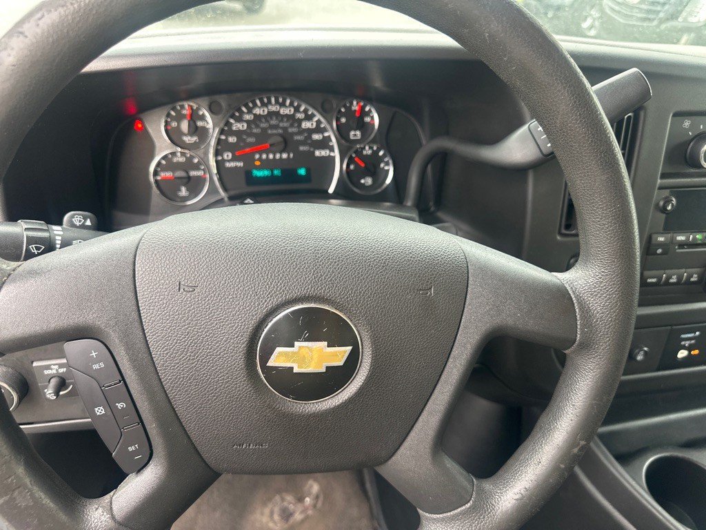 2017 Chevrolet Express Image 40