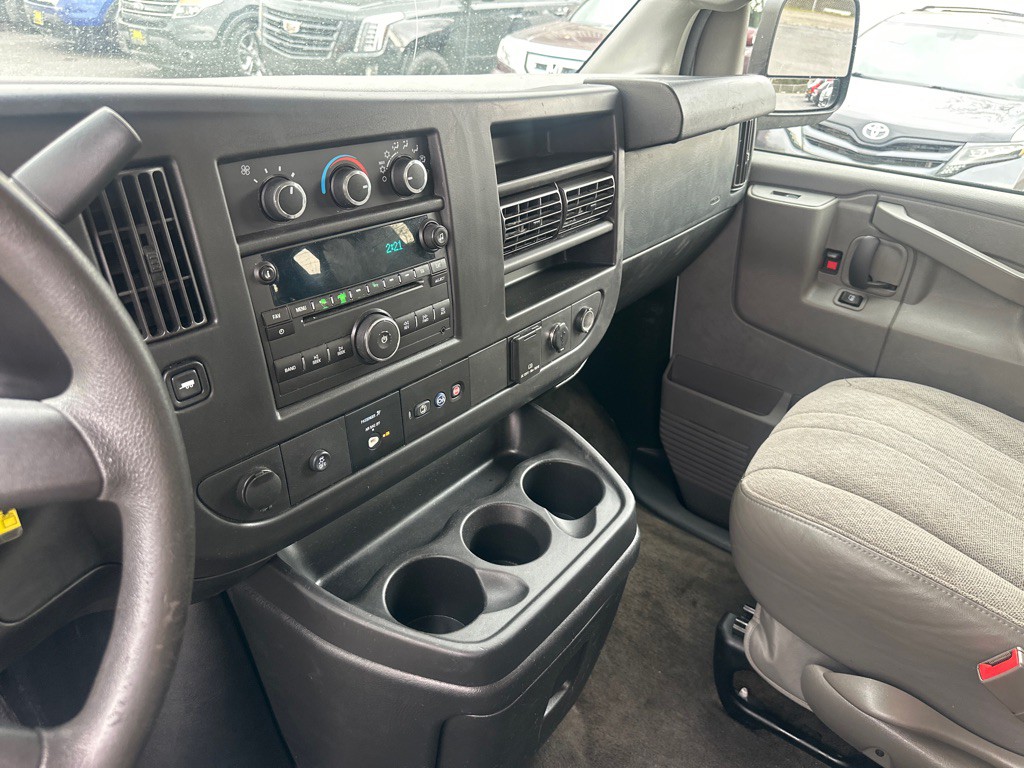 2017 Chevrolet Express Image 41