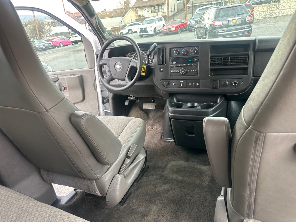 2017 Chevrolet Express Image 51