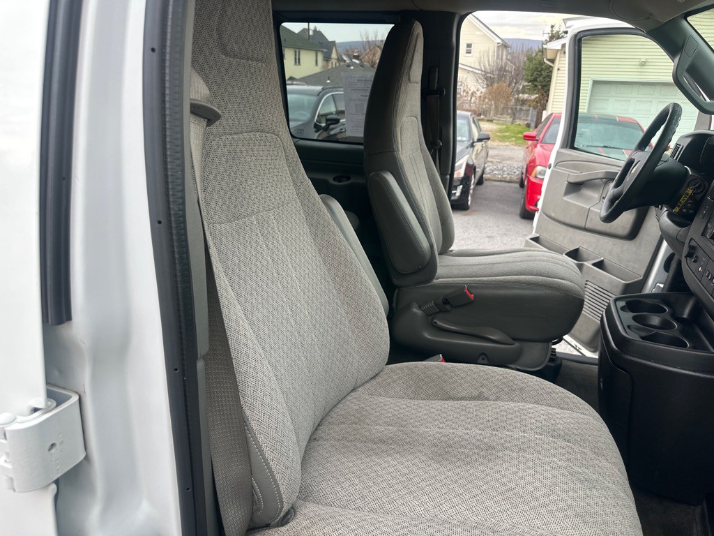 2017 Chevrolet Express Image 55