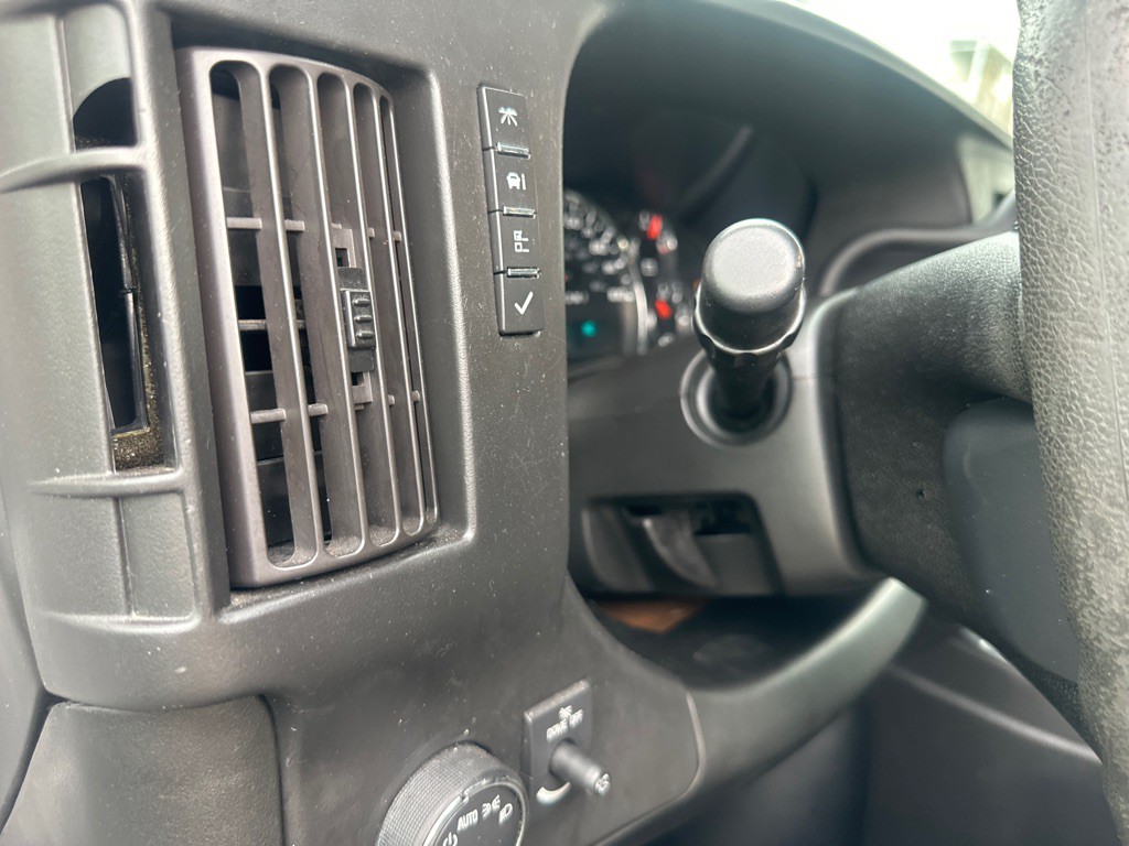 2017 Chevrolet Express Image 59