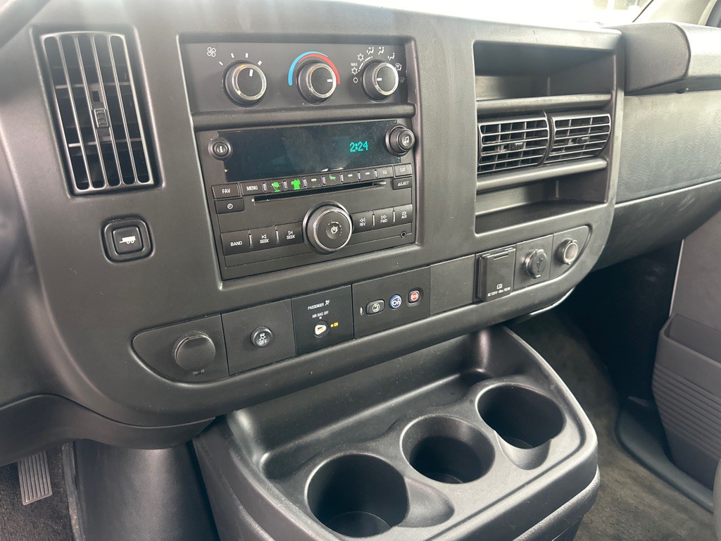 2017 Chevrolet Express Image 62