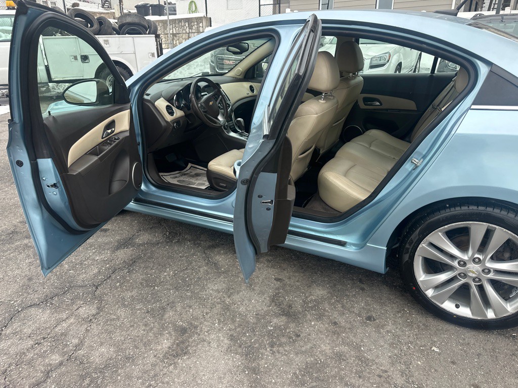 2011 Chevrolet Cruze Image 8
