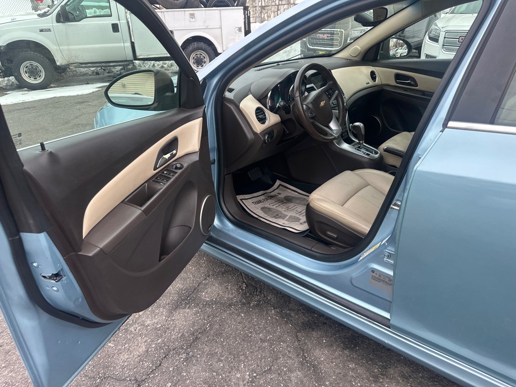 2011 Chevrolet Cruze Image 13