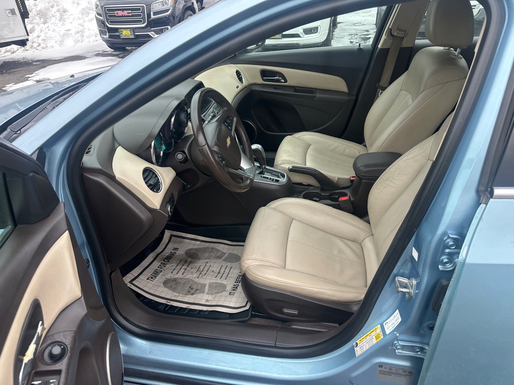 2011 Chevrolet Cruze Image 14