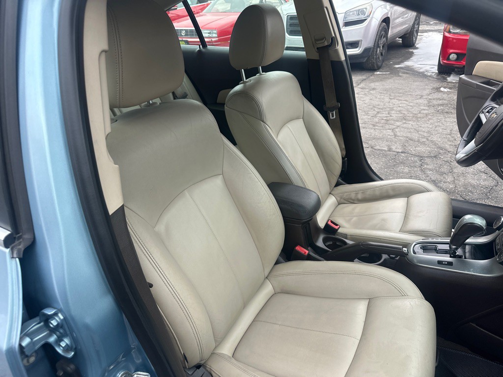 2011 Chevrolet Cruze Image 25