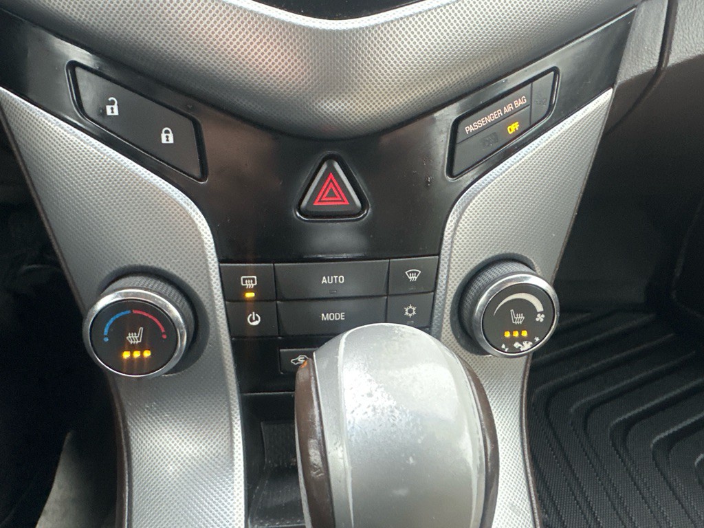 2011 Chevrolet Cruze Image 39