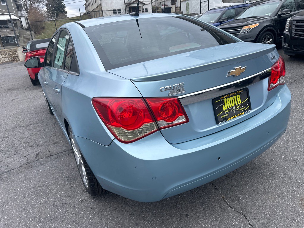 2011 Chevrolet Cruze Image 3