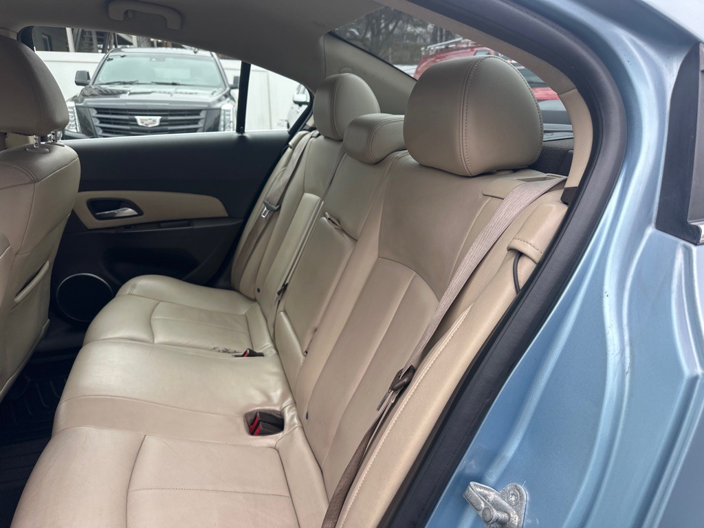 2011 Chevrolet Cruze Image 12
