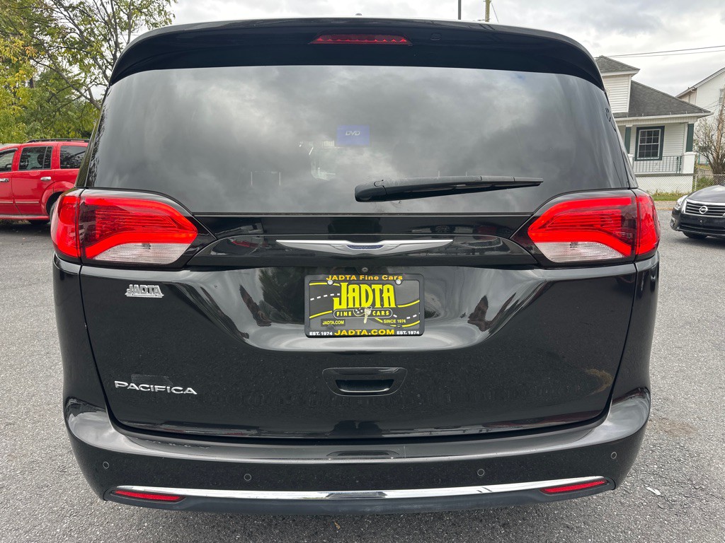 2017 Chrysler Pacifica Image 5