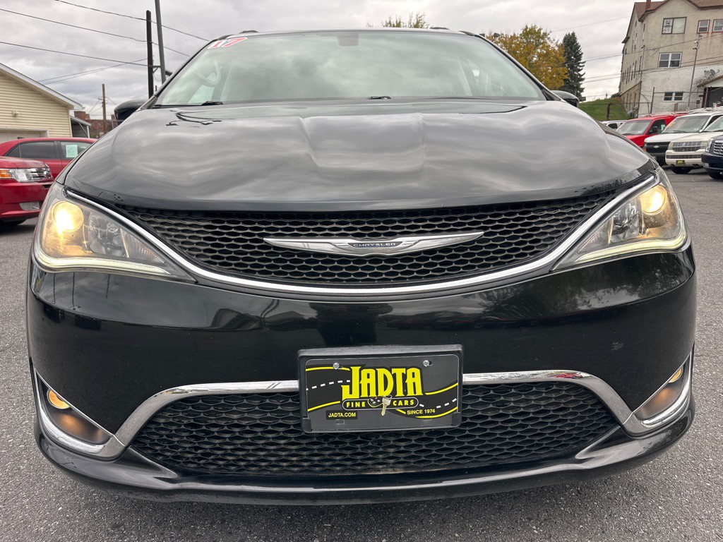 2017 Chrysler Pacifica Image 9