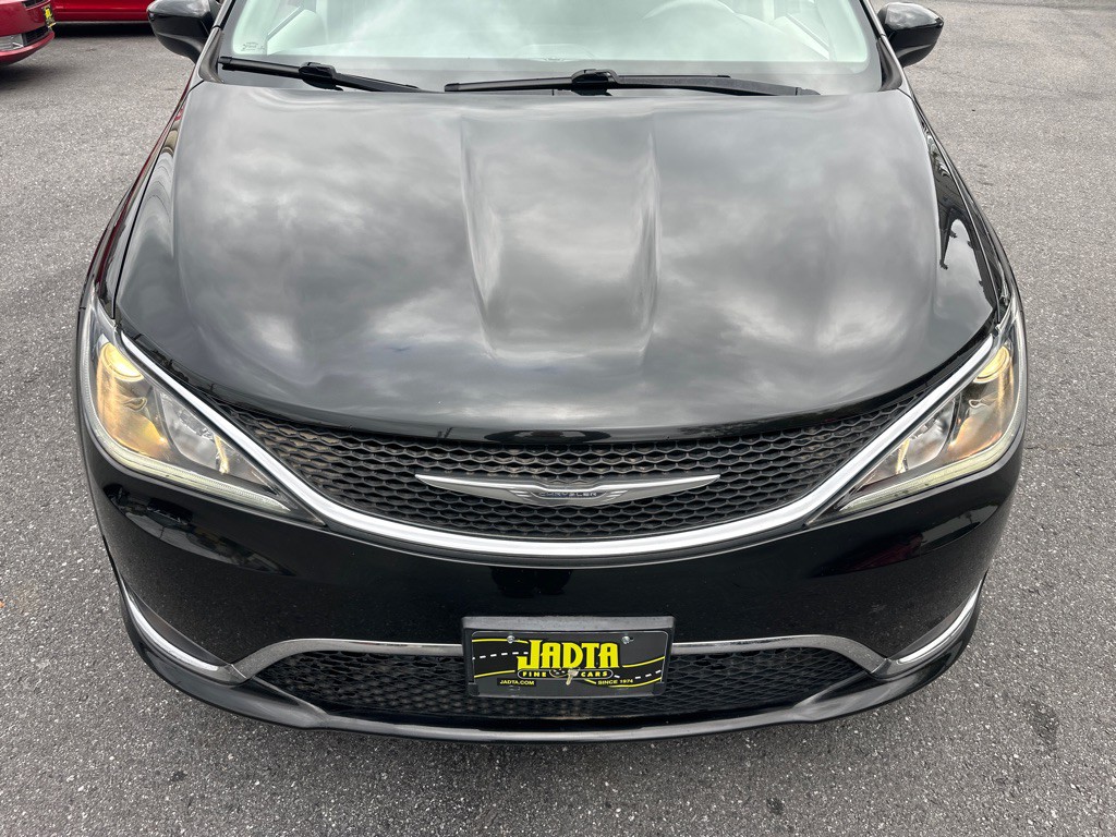 2017 Chrysler Pacifica Image 10