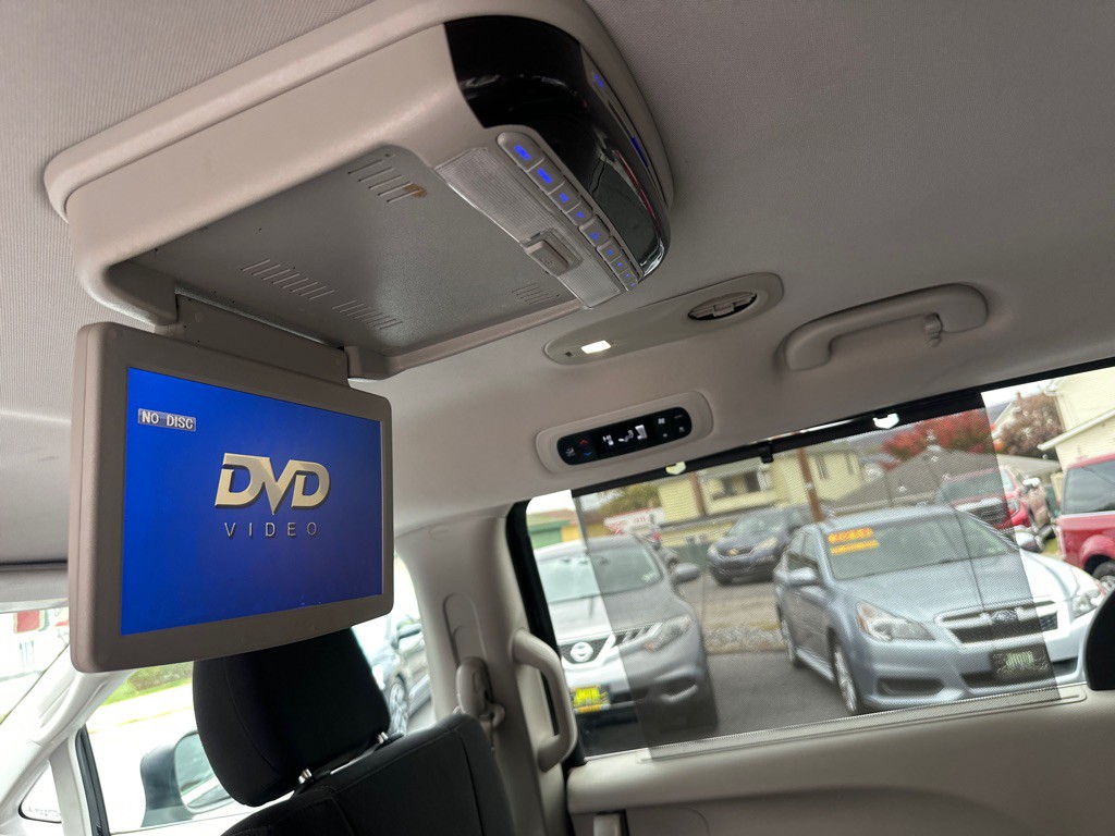 2017 Chrysler Pacifica Image 16