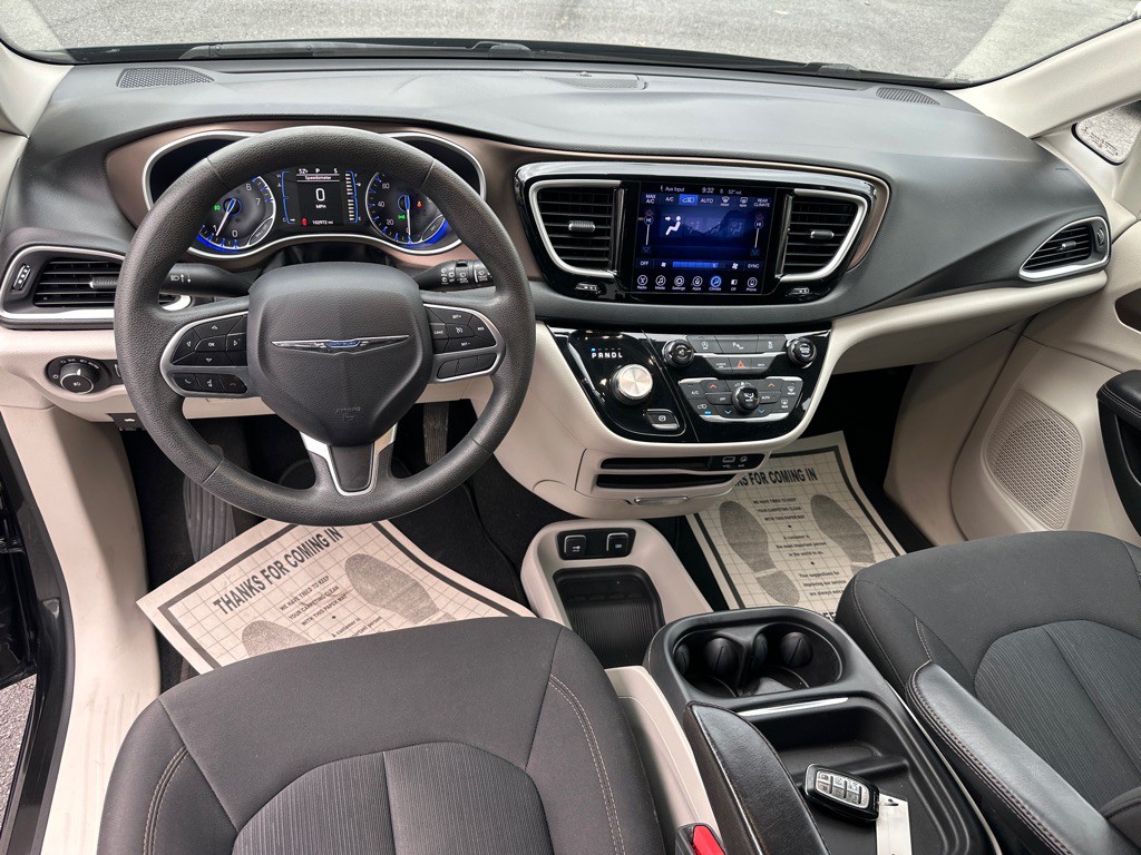 2017 Chrysler Pacifica Image 23