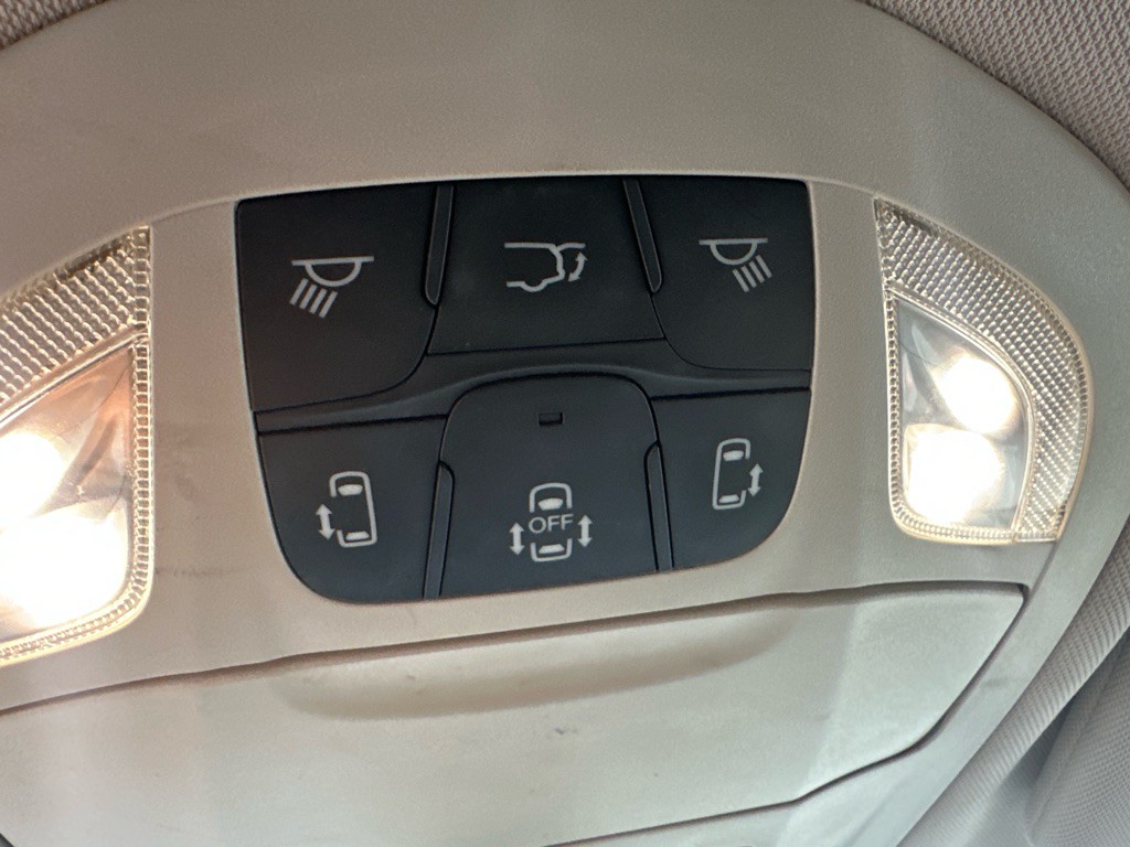 2017 Chrysler Pacifica Image 39