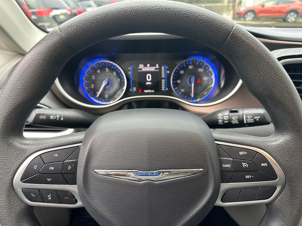 2017 Chrysler Pacifica Image 40