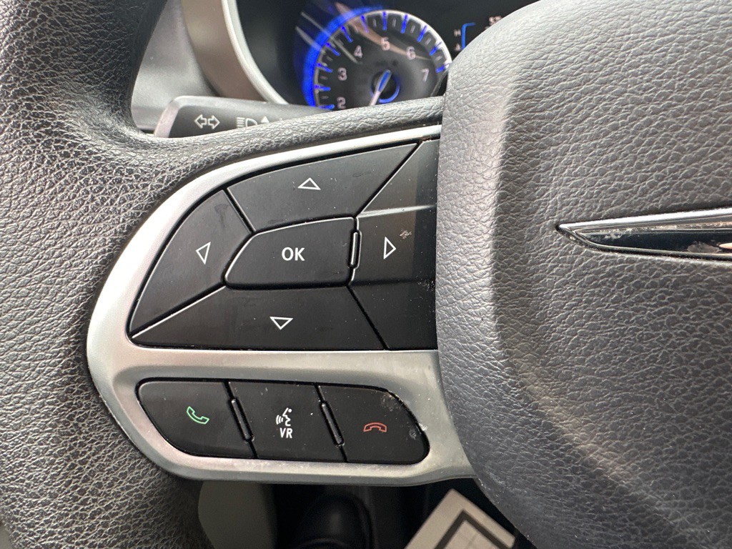 2017 Chrysler Pacifica Image 41