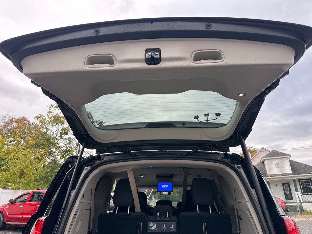 2017 Chrysler Pacifica Image 48