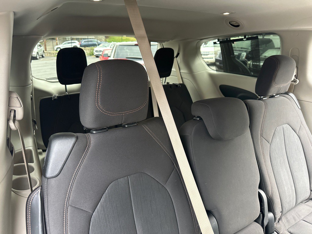 2017 Chrysler Pacifica Image 53