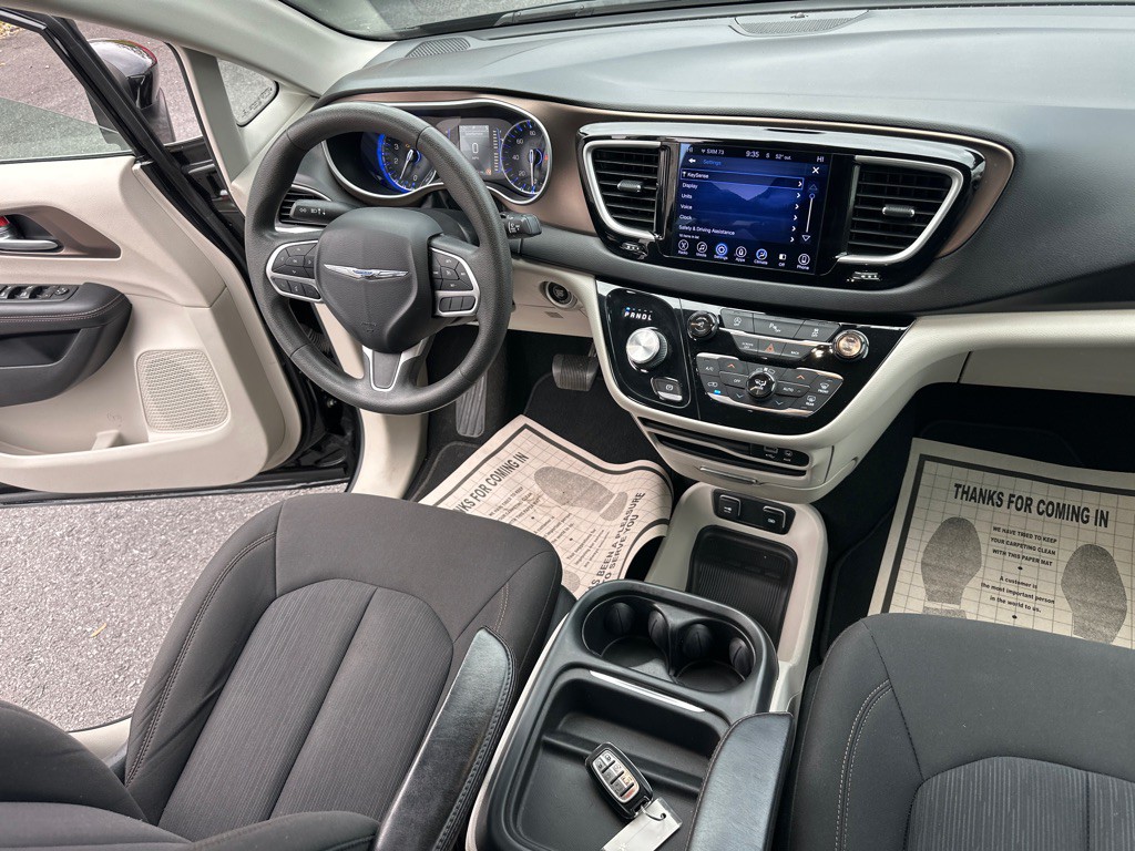 2017 Chrysler Pacifica Image 55